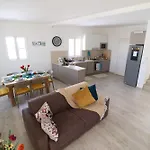 Sengleana - Bright Terraced House By The Marina, With Lift - Optional Guided Tours & Spa Services Дом отдыха *