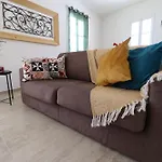 Sengleana - Bright Terraced House By The Marina, With Lift - Optional Guided Tours & Spa Services * Сенглея