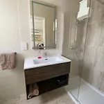Sengleana - Bright Terraced House By The Marina, With Lift - Optional Guided Tours & Spa Services *