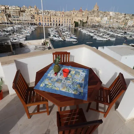 Sengleana - Bright Terraced House By The Marina, With Lift - Optional Guided Tours & Spa Services Hébergement de vacances