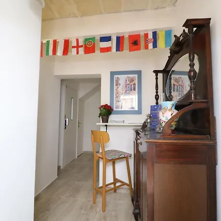 Sengleana - Bright Terraced House By The Marina, With Lift - Optional Guided Tours & Spa Services Isla