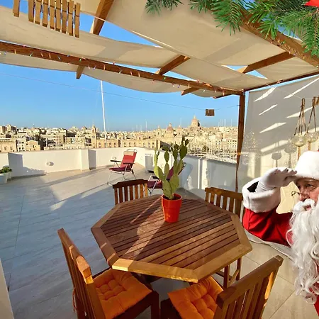 Sengleana - Bright Terraced House By The Marina, With Lift - Optional Guided Tours & Spa Services *