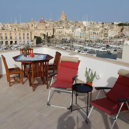 Hébergement de vacances Sengleana - Bright Terraced House By The Marina, With Lift - Optional Guided Tours & Spa Services Isla