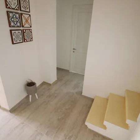 Sengleana - Bright Terraced House By The Marina, With Lift - Optional Guided Tours & Spa Services Hébergement de vacances Isla