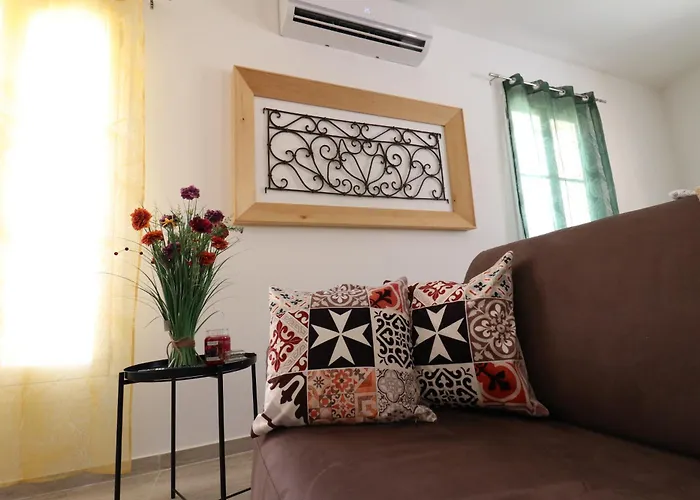 Holiday home Sengleana - Bright Terraced House By The Marina, With Lift - Optional Guided Tours & Spa Services