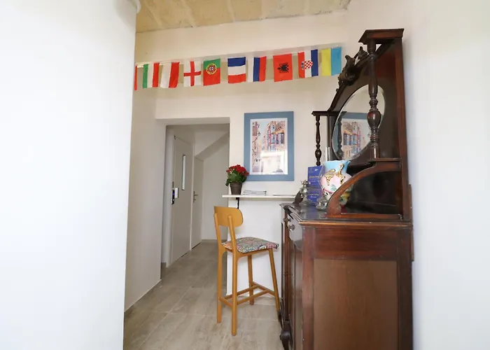Sengleana - Bright Terraced House By The Marina, With Lift - Optional Guided Tours & Spa Services Senglea