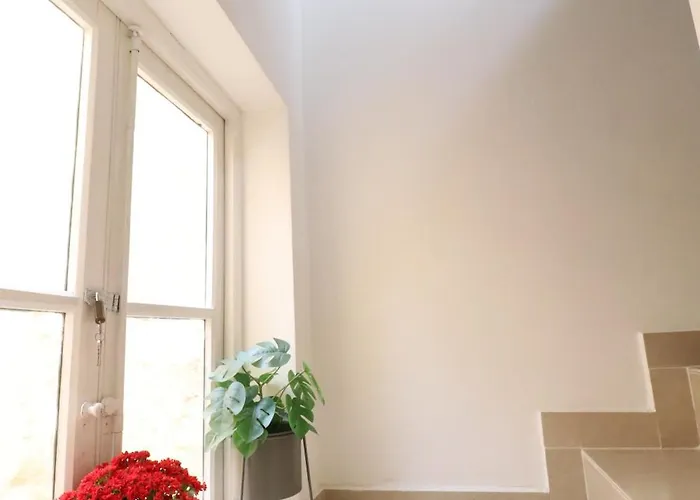 Sengleana - Bright Terraced House By The Marina, With Lift - Optional Guided Tours & Spa Services *