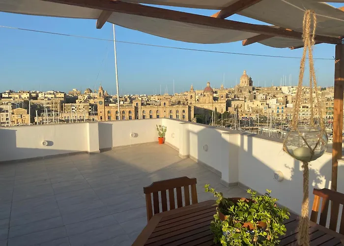 Sengleana - Bright Terraced House By The Marina, With Lift - Optional Guided Tours & Spa Services Nyaraló *